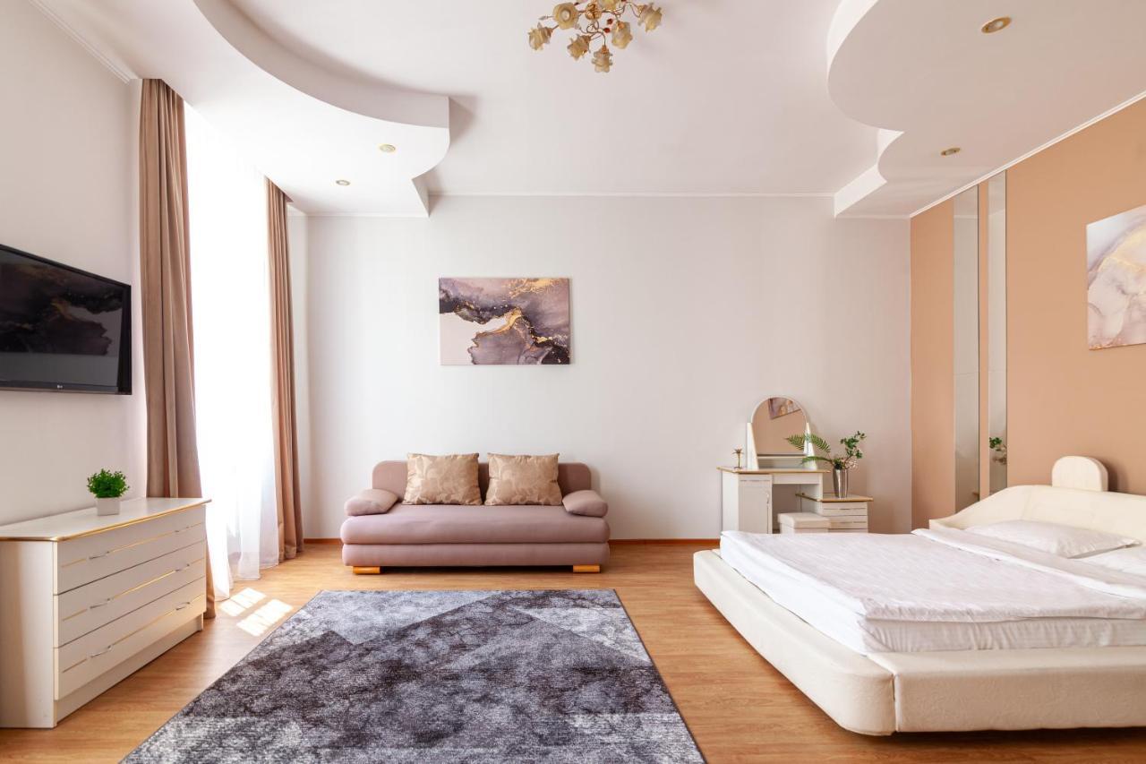Leogrand Apartments Svobody 33 Lviv Eksteriør bilde