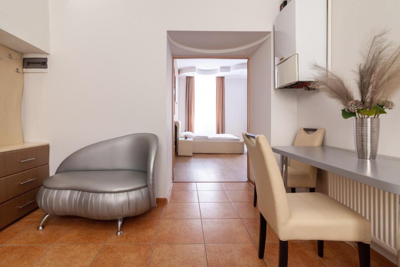 Leogrand Apartments Svobody 33 Lviv Eksteriør bilde